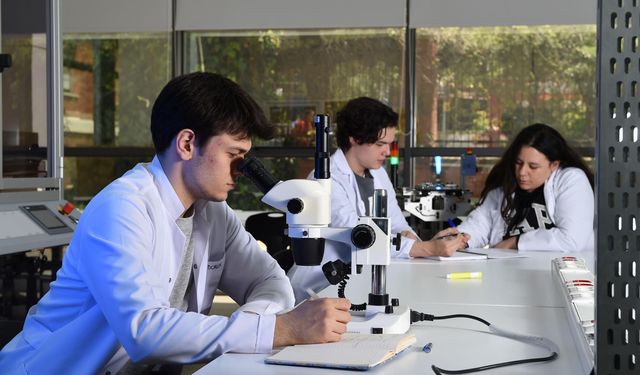 İEÜ'lü öğrencilere TÜBİTAK'tan 'hibe' desteği yağdı