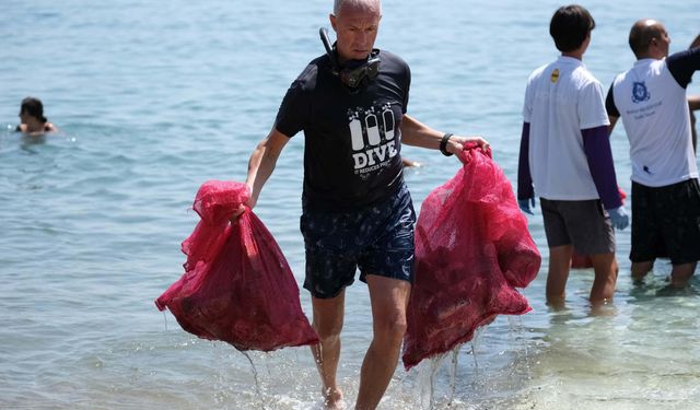 Bodrum’da denizden 650 kilogram çöp çıktı