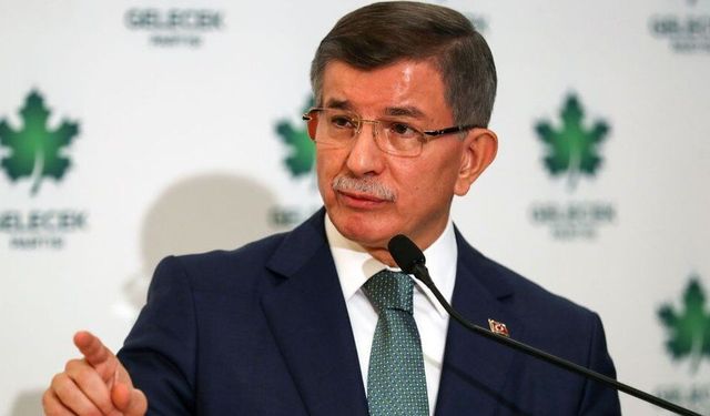 Davutoğlu siyaseti bıraktı, Gelecek Partisi'ni feshetti