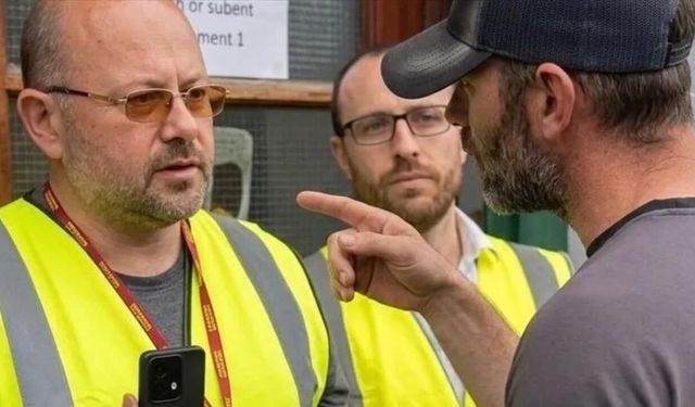İrlanda'da Türk mescidine ırkçı saldırı düzenlendi