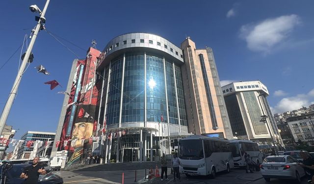 İzmit Belediyesine yönelik 'yolsuzluk' operasyonu