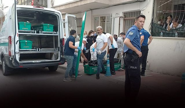 Kardeşini 'uyuyor' sanmış... 2 gün cesediyle kalmış!