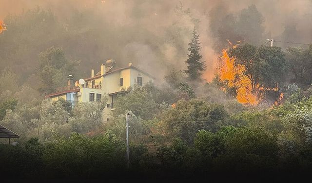 Muğla'da yangın alarmı... Yerleşim yerleri tahliye ediliyor!