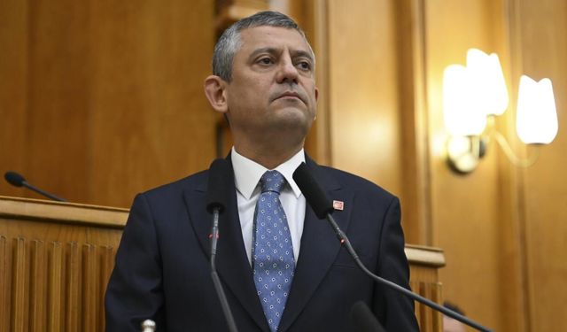 Yeni parti için kritik gün: Özel'den kapalı grup toplantısı
