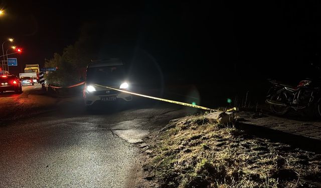 Husumetli akrabalar arasında bıçaklı ve sopalı kavga: 2 yaralı