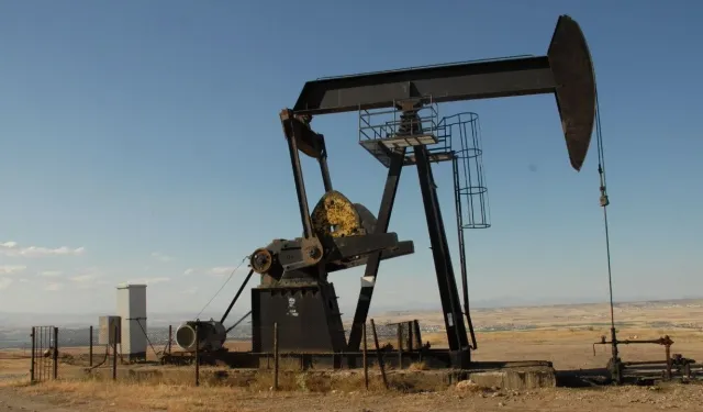 Brent petrolde büyük düşüş: Varil fiyatı 83 dolara indi