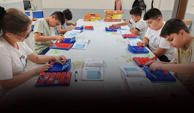 Geleceğin bilim insanları Bornova'da buluşuyor: Dopdolu program!