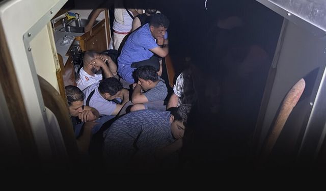 Sahil Güvenlik ve jandarma harekete geçti: Yelkenlide 40 kaçak göçmen yakalandı