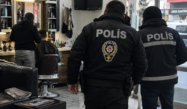 20 yılla aranıyordu: Traş olurken yakalandı!