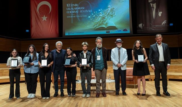 İzmir’de edebiyatın 10 yıllık yolculuğu