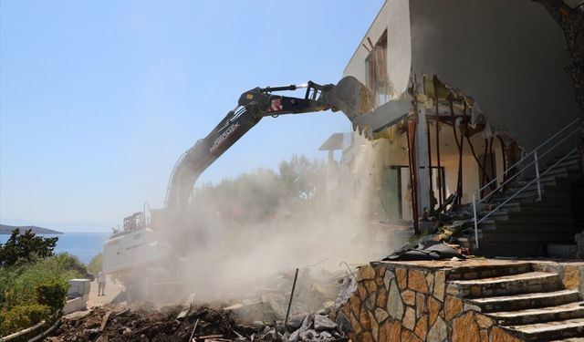 Bodrum'da 8 ayda 74 kaçak yapı yıkıldı