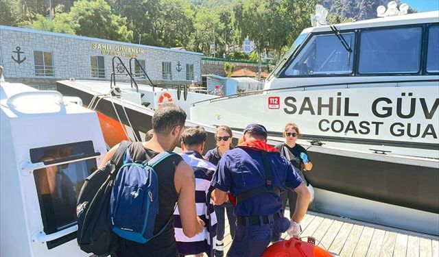 Fethiye açıklarında teknelerde yaralanan 2 kişi tahliye edildi
