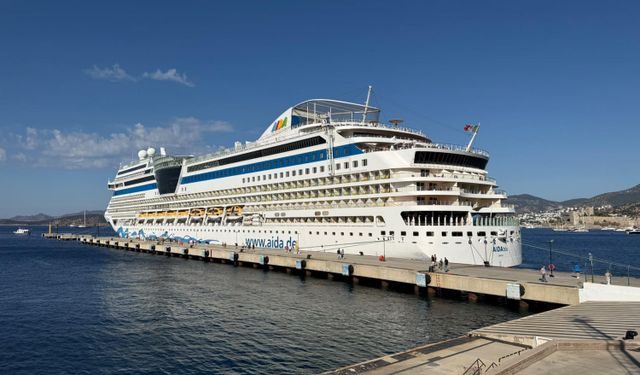 Bodrum'a AIDAblu kruvaziyeriyle 2 bin 243 turist geldi!