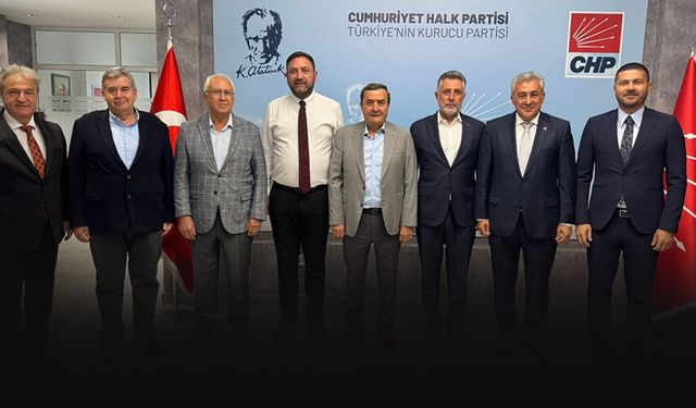 CHP İzmir’de deneyimli isimlerden partiye destek... Eski başkanlar sahaya iniyor!