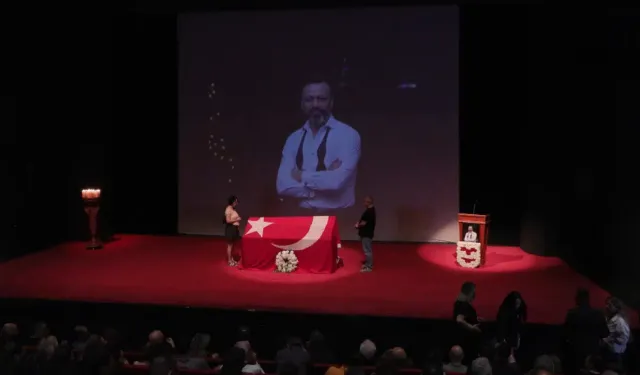 Oyuncu Serhat Kılıç’a Harbiye’de duygusal veda