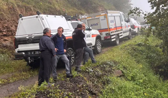 Trabzon'da heyelan: Toprak altında kalan kişiden acı haber!