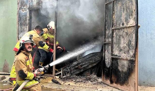 Turgutlu'da evde çıkan yangın söndürüldü