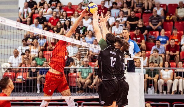 İzmir'de voleybol coşkusu sürecek