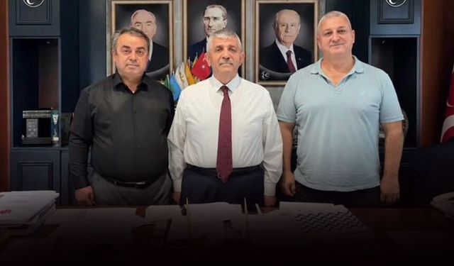 Menderes’te AK Parti’nin adayına oy vermişlerdi: CHP’den istifa eden 2 isim MHP’ye geçti