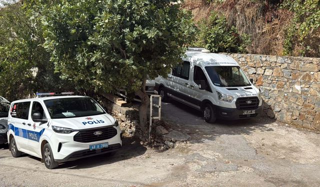 Yalnız yaşadığı evinde ölü bulundu