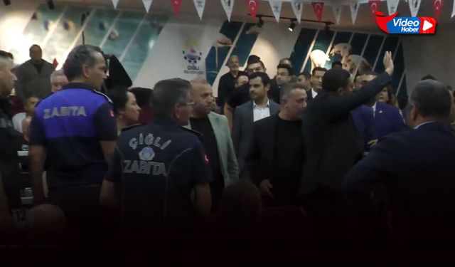 Çiğli Meclisi gergin başladı: Yıldız'a protesto, salonda gerilim!