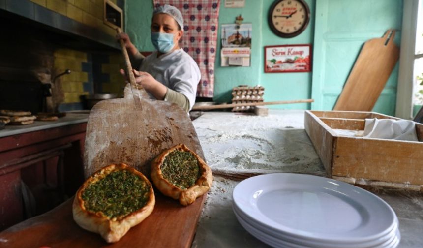 İzmir'in damak çatlatan lezzeti 'Töngül Pide'