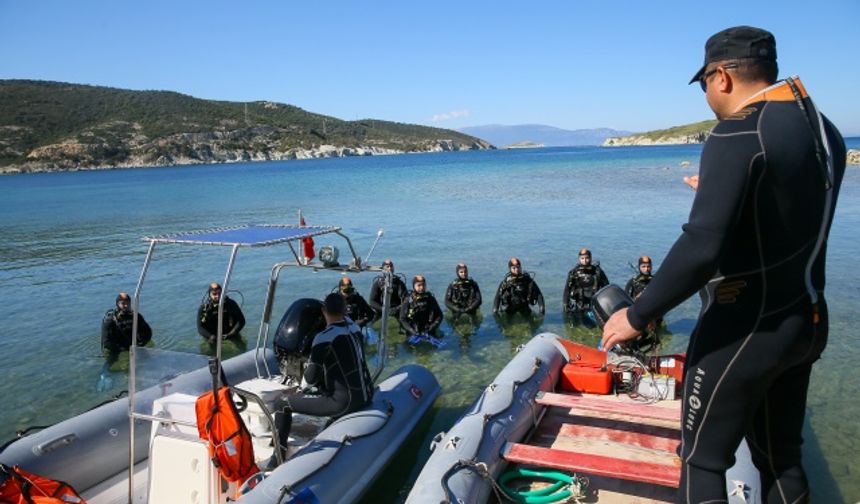 İzmir açıklarında komandolardan nefes kesen görüntüler