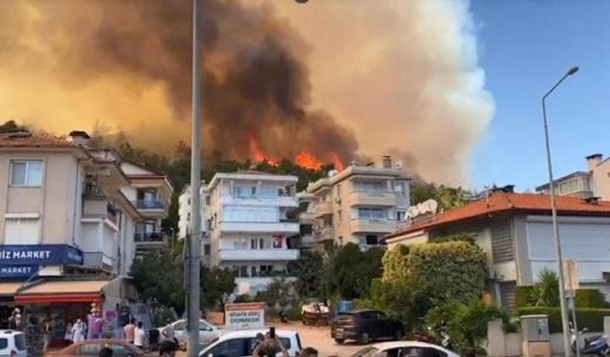 Bir yangın da Marmaris'te! Alevler yerleşim yerini tehdit ediyor