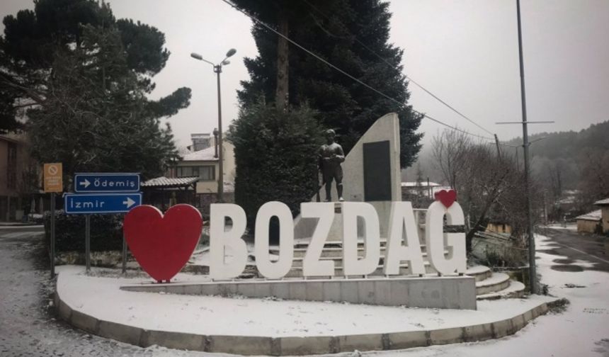 Ödemiş'e kar sürprizi! İzmir’in zirvesi Bozdağ gelinliğini giydi