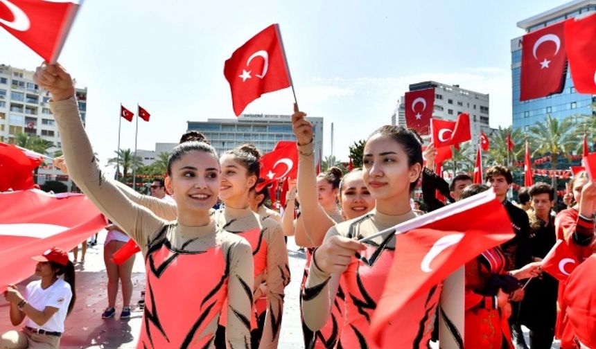 İzmir'de 19 Mayıs coşkusu