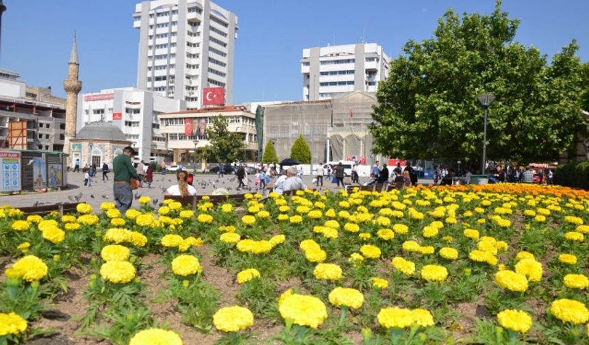 İzmir'e yaz erken geldi