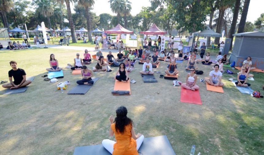 İzmir’de yoga festivali! “Hayatı Yakala”dılar