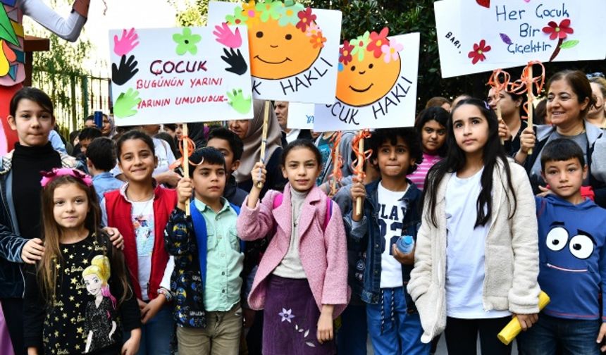 İzmir’de Çocuk Hakları Günü kutlandı