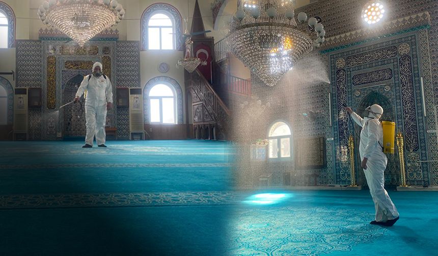 Bayraklı’da camiler dezenfekte ediliyor... Ramazan ayı boyunca sürecek