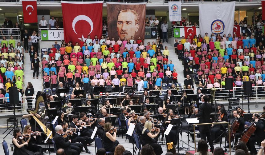Cumhurbaşkanlığı Senfoni Orkestrası'ndan 1600 öğrenciyle konser
