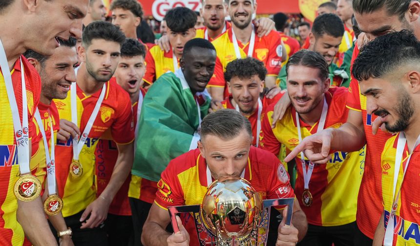 Ligin 32. haftasında konuk ettiği Gençlerbirliği karşısında aldığı 2-0'lık galibiyetle Süper Lig'e çıkmayı garantileyen Göztepe, 34. ve son hafta karşılaşmasında Gürsel Aksel Stadı'nda Bodrum FK'yi konuk etti. 