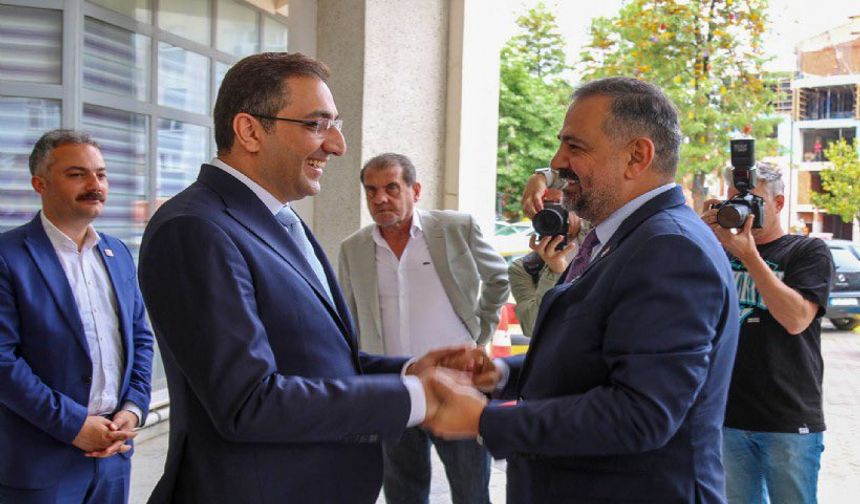 Başkan Yiğit'e bir destek de Aslanoğlu'ndan... Partinin öz evladıdır!