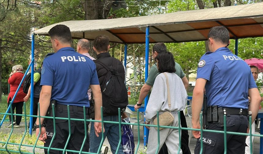 Kayıp olarak aranan iki arkadaş Kütahya'da bulundu!