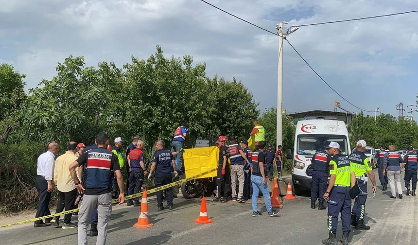 Traktörle motosiklet çarpıştı... 3 kişi hayatını kaybetti!