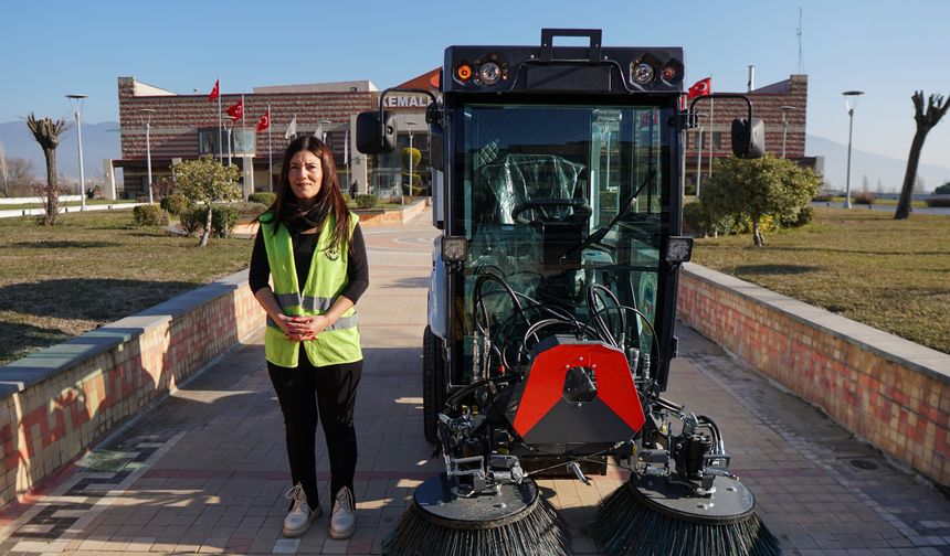 Kemalpaşa'nın yolları kadınlara emanet!