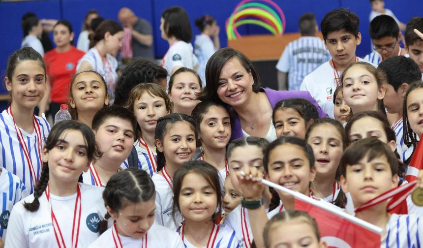 Karabağlar'da Spor Okulu Öğrencileri, 19 Mayıs Spor Şenliği’nde Buluştu