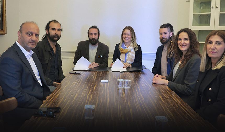 Konak’ta imzalar sanat için atıldı