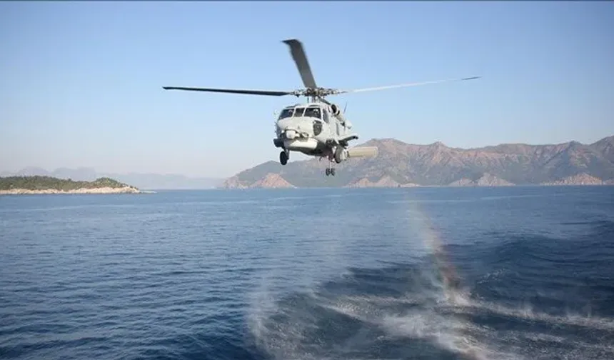 Askeri helikopter denize acil iniş yaptı