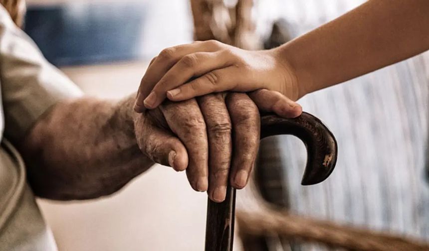 Bilim insanları açıkladı: Yaşlanmayı geciktirecek ilaç yolda