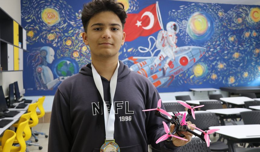 Lise öğrencisi uluslararası yarışmada sıfırdan dron yaparak şampiyon oldu