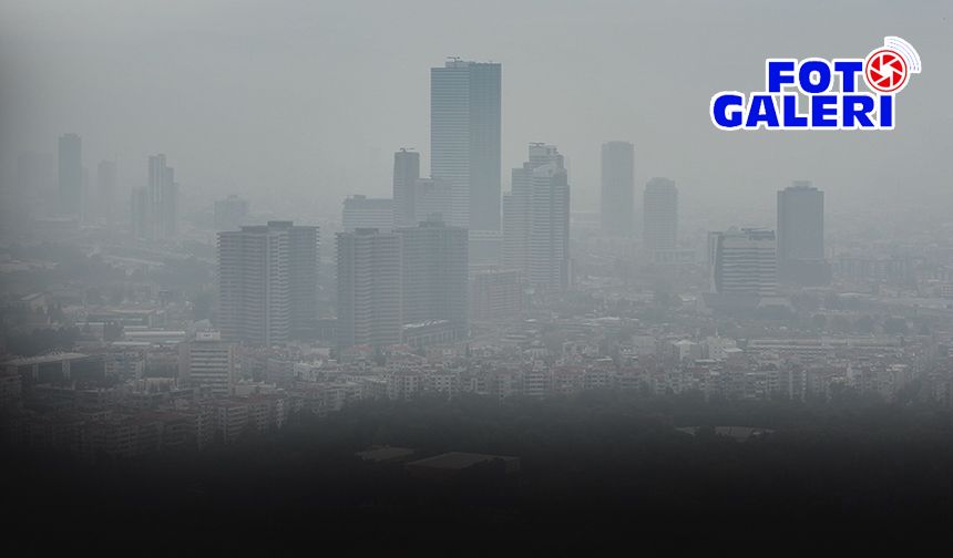 Yoğun sis İzmir semalarına çöktü