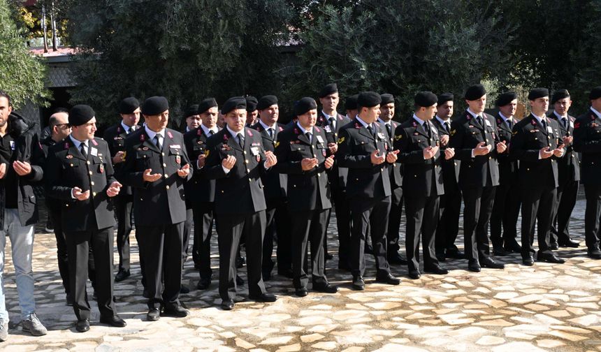 Kalp krizinden ölen Astsubay memleketi Manisa'da toprağa verildi