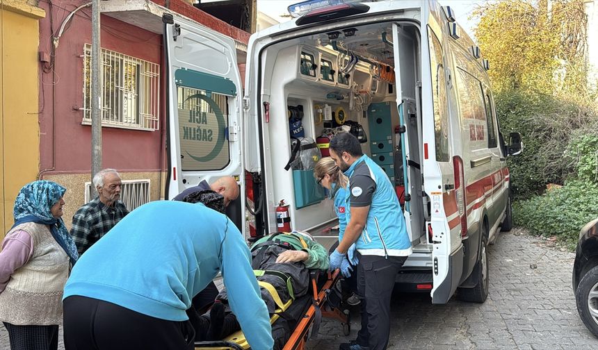 Aydın'da balkonun tentesinden düşen kişi yaralandı