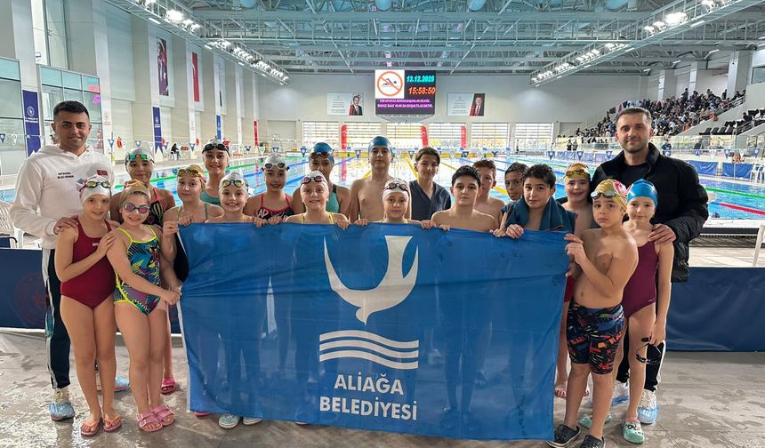 Aliağalı minik yüzücüler İzmir’de derecelerle döndü