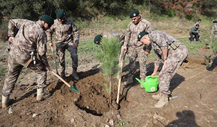 Aydın'da 33 şehit polis anısına 333 fidan dikildi